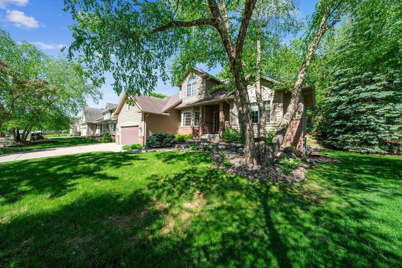 Spacious front yard
