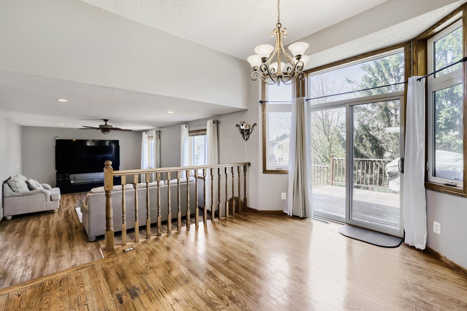 14233 Cobbler Ave - Web Quality - 011 - 11 Breakfast Area.jpg