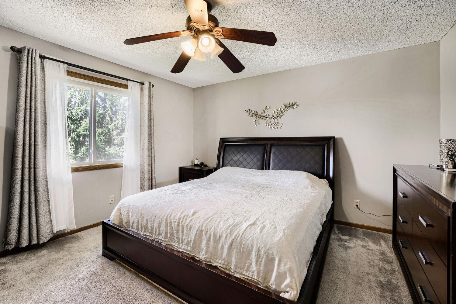 14233 Cobbler Ave - Web Quality - 017 - 17 Primary Bedroom.jpg