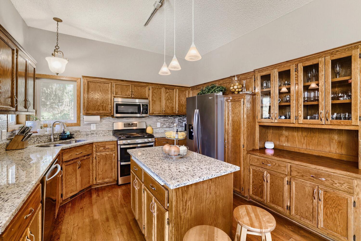 14233 Cobbler Ave - Web Quality - 007 - 07 Kitchen.jpg