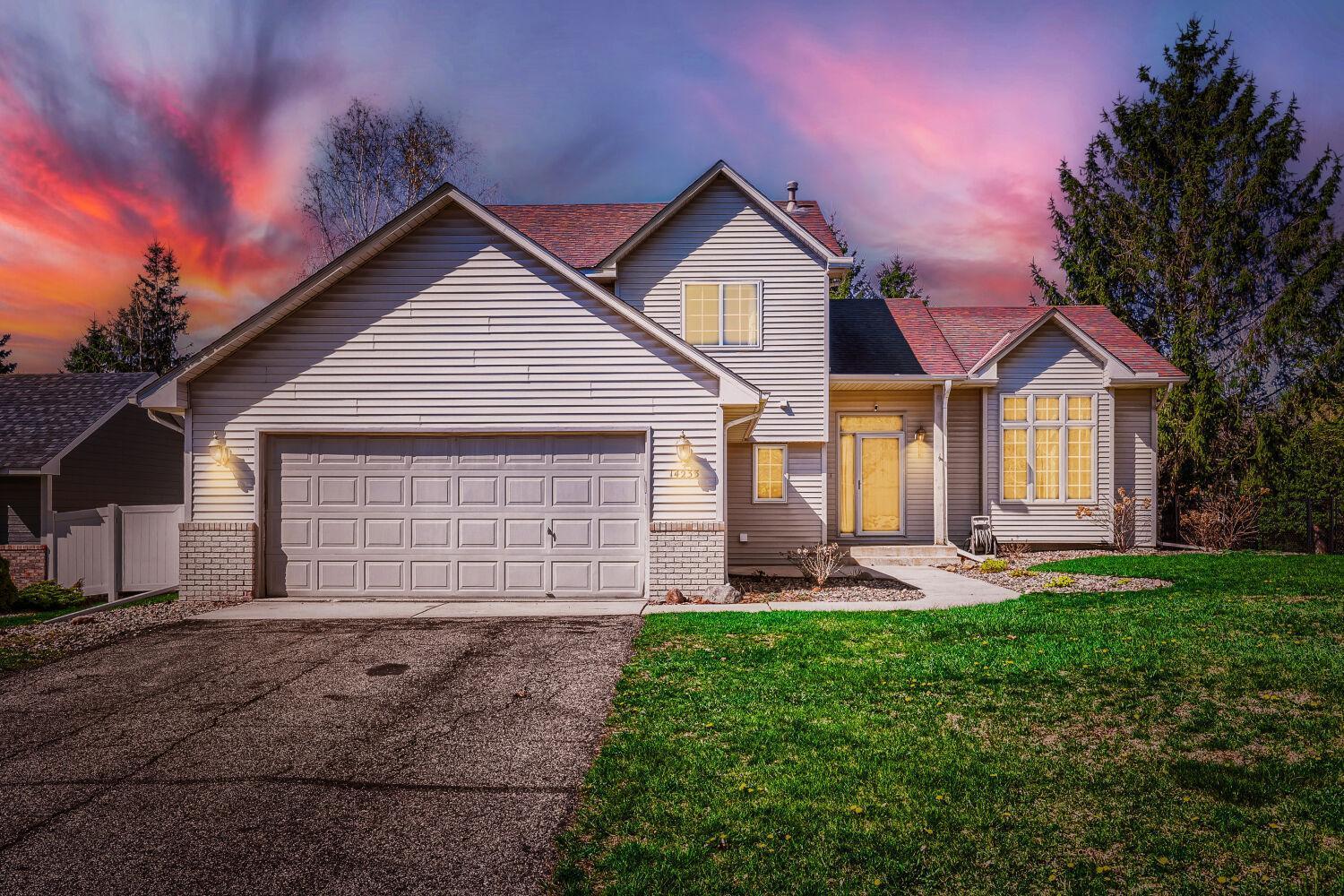 14233 Cobbler Ave - Web Quality - 029 - 29 Exterior Front.jpg