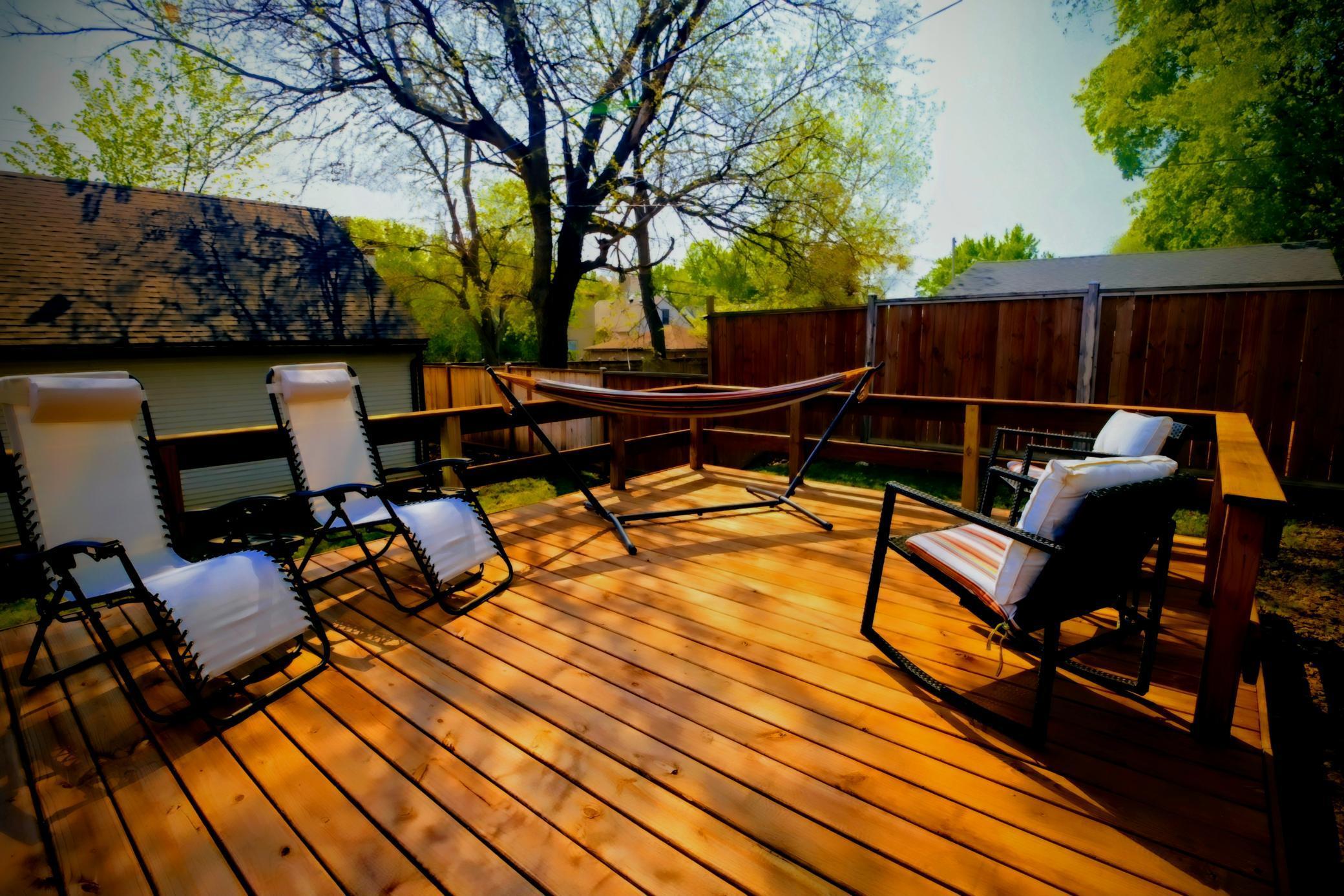Spacious newer deck.