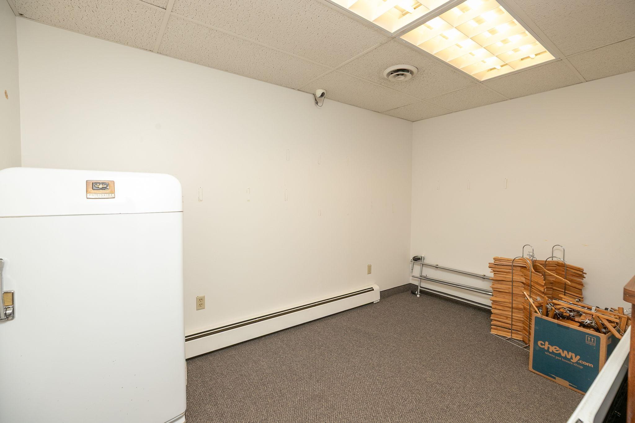 26-web-or-mls-27-Office Space.jpg