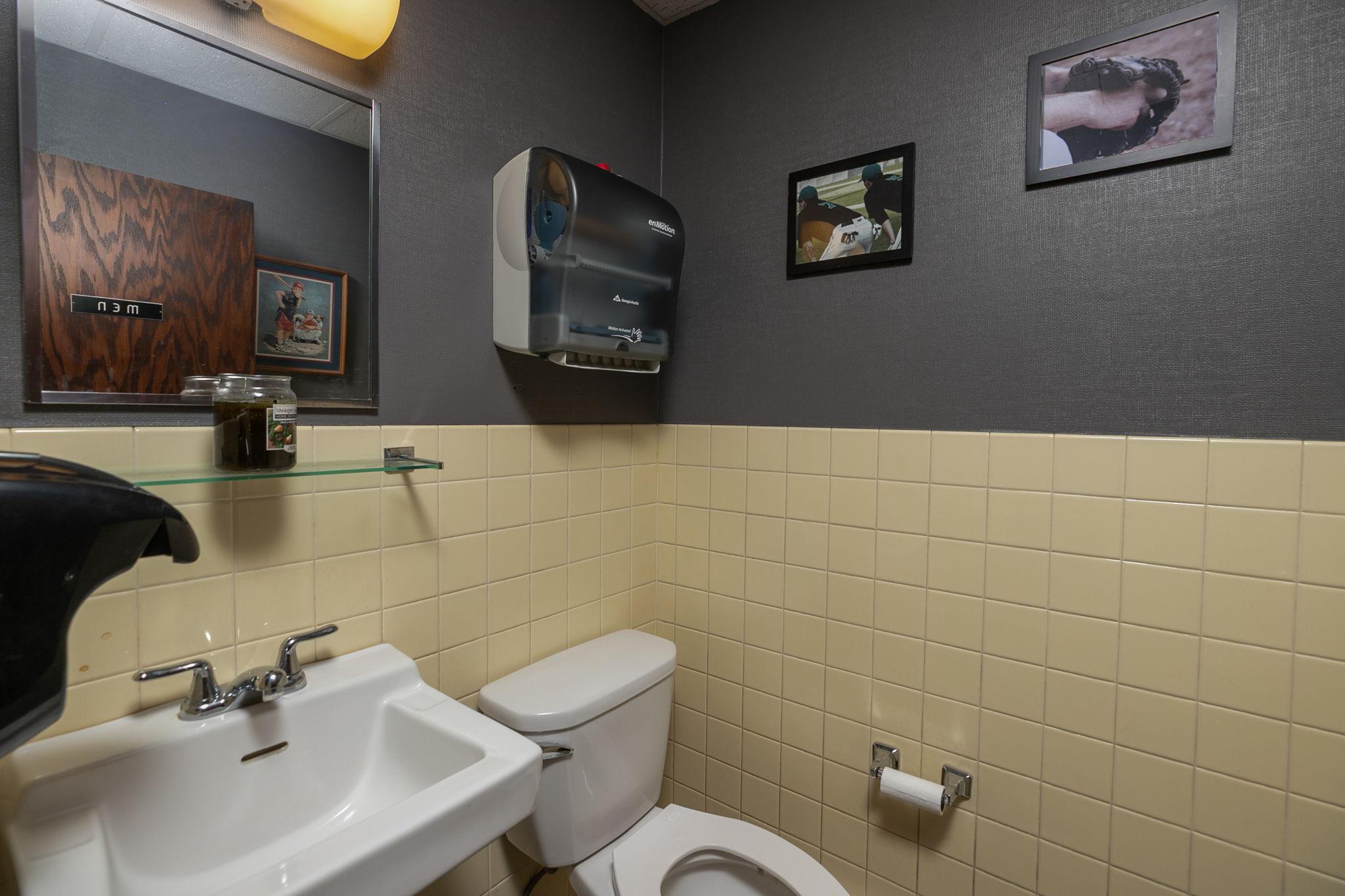 21-web-or-mls-22-Bathroom.jpg