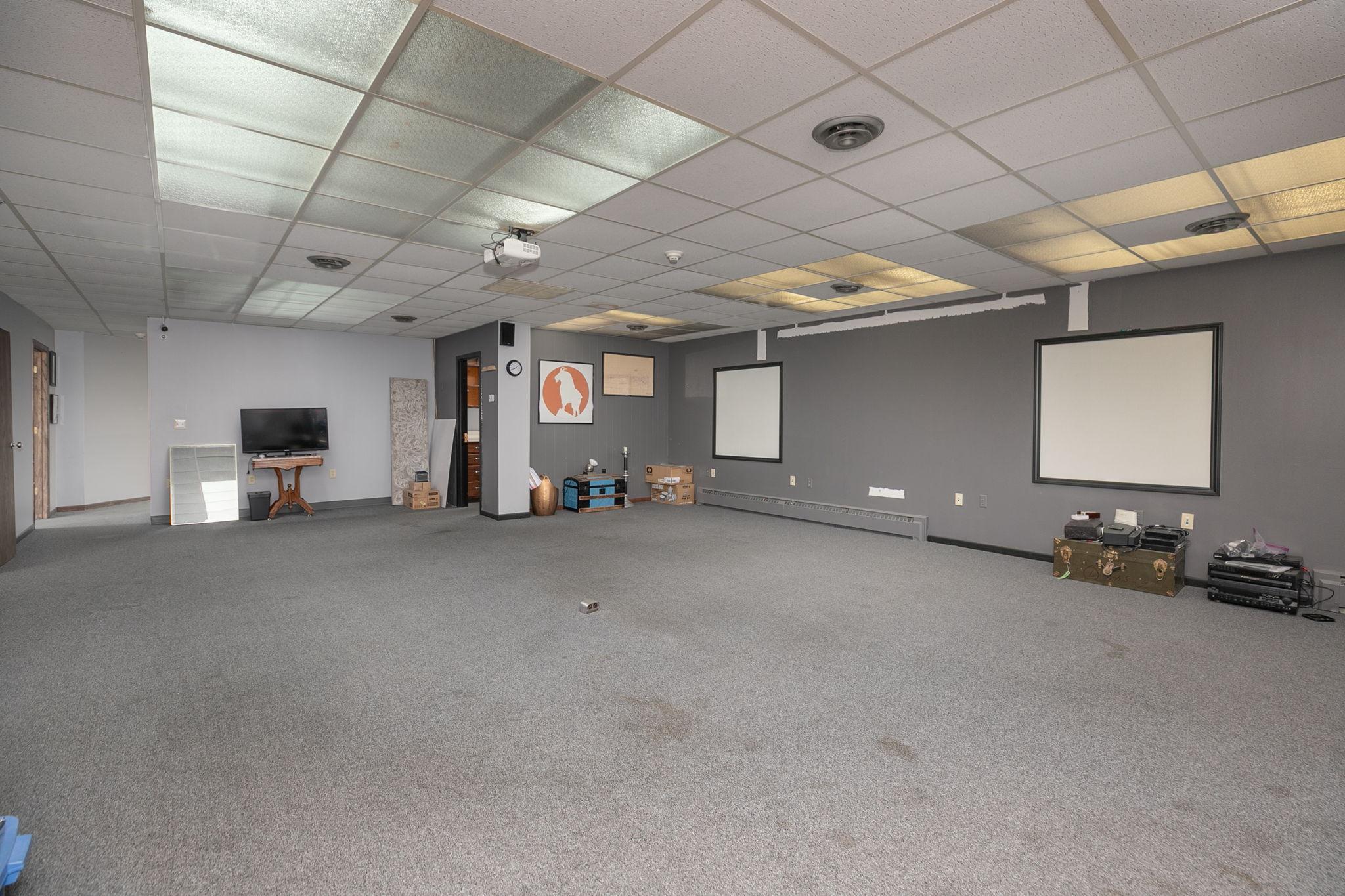 17-web-or-mls-18-Office Space.jpg