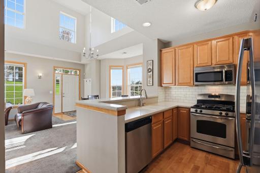 1249 Chateau Avenue, 405, Maplewood, MN 55109