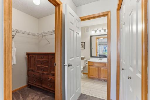 1249 Chateau Avenue, 405, Maplewood, MN 55109