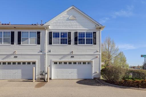 1249 Chateau Avenue, 405, Maplewood, MN 55109