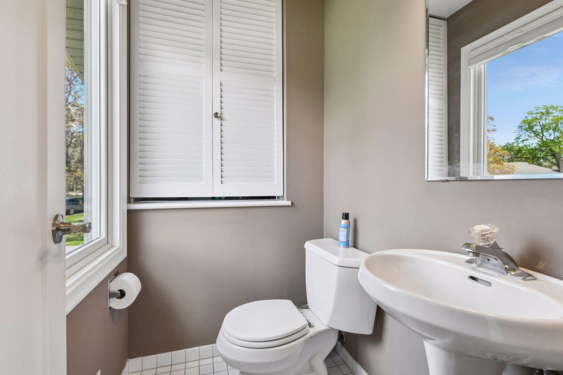 Primary 1/2 Bathroom