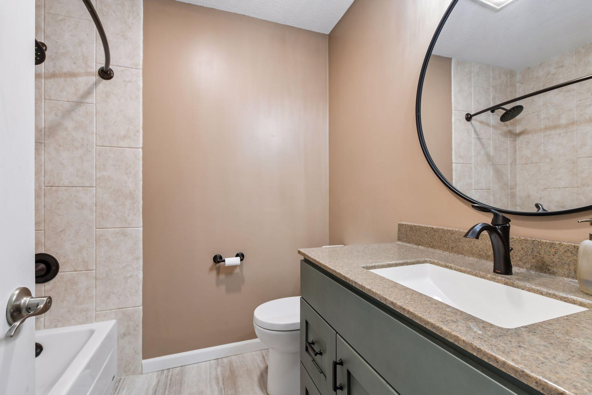 Full Bath - Upper Level