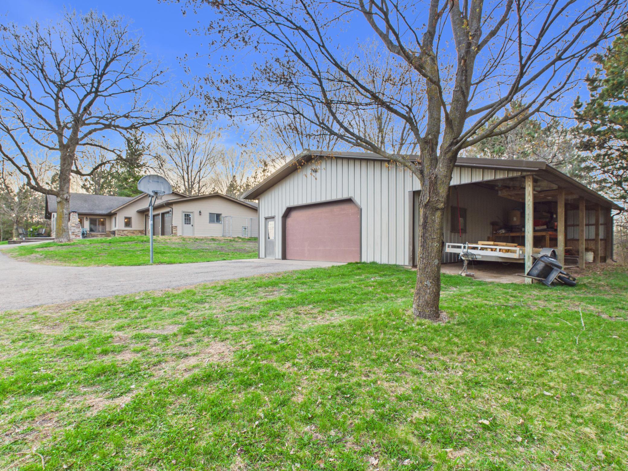 Large Shed with lean to