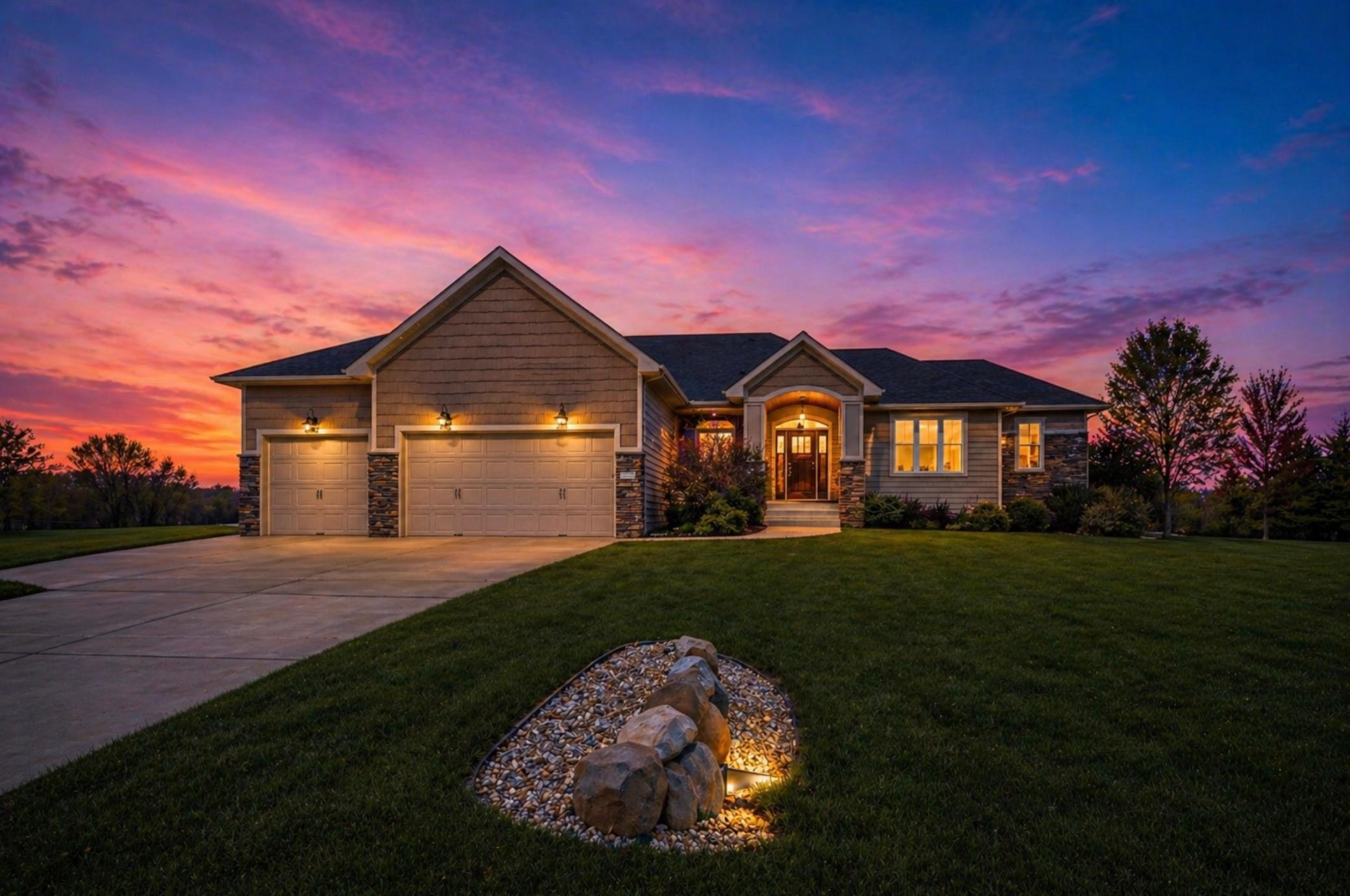 Welcome Home To Your Mississippi Riverfront, Acreage Property!