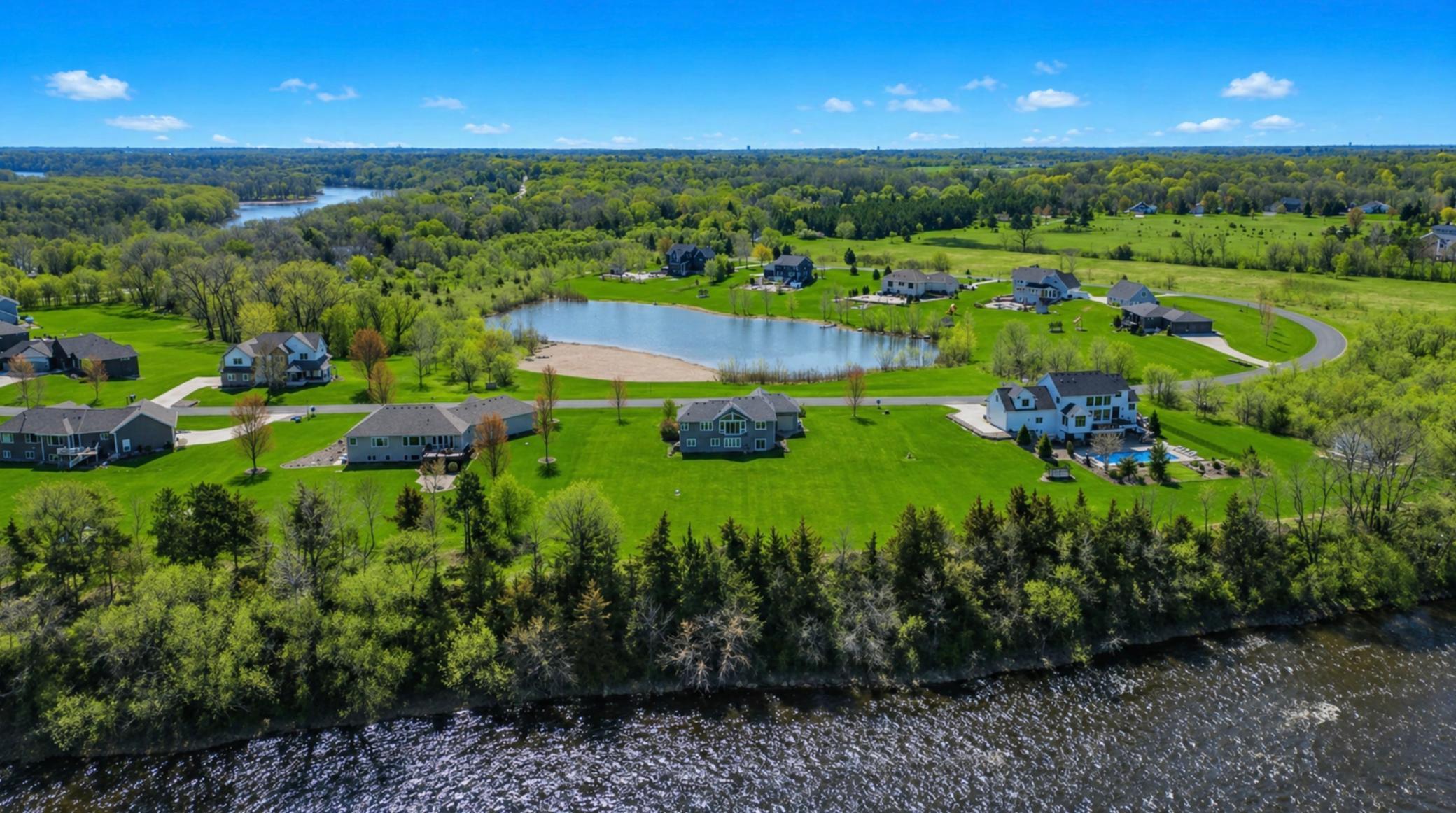 Private Sandy Beach and Mississippi River Front