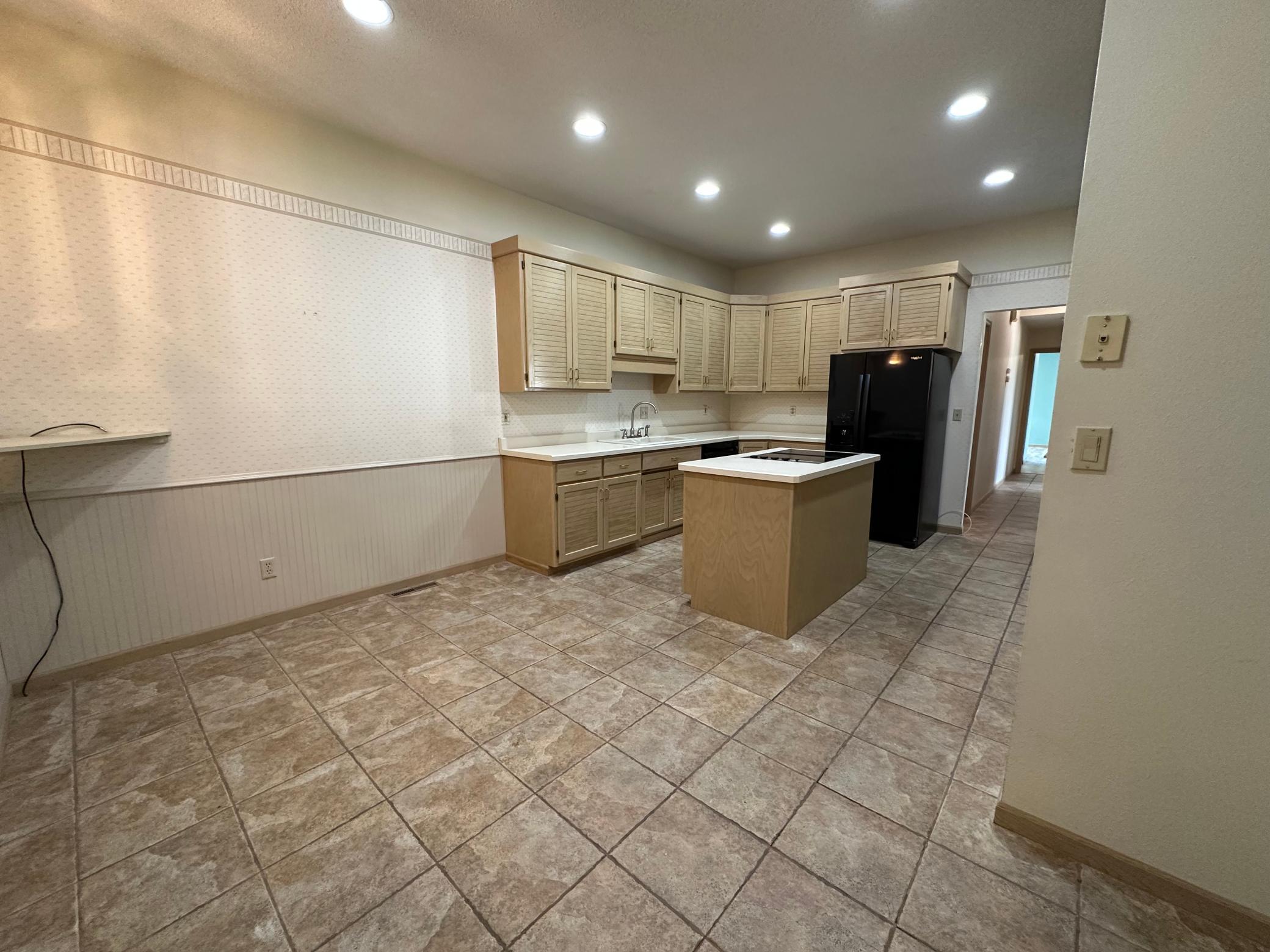 Eat-in Kitchen