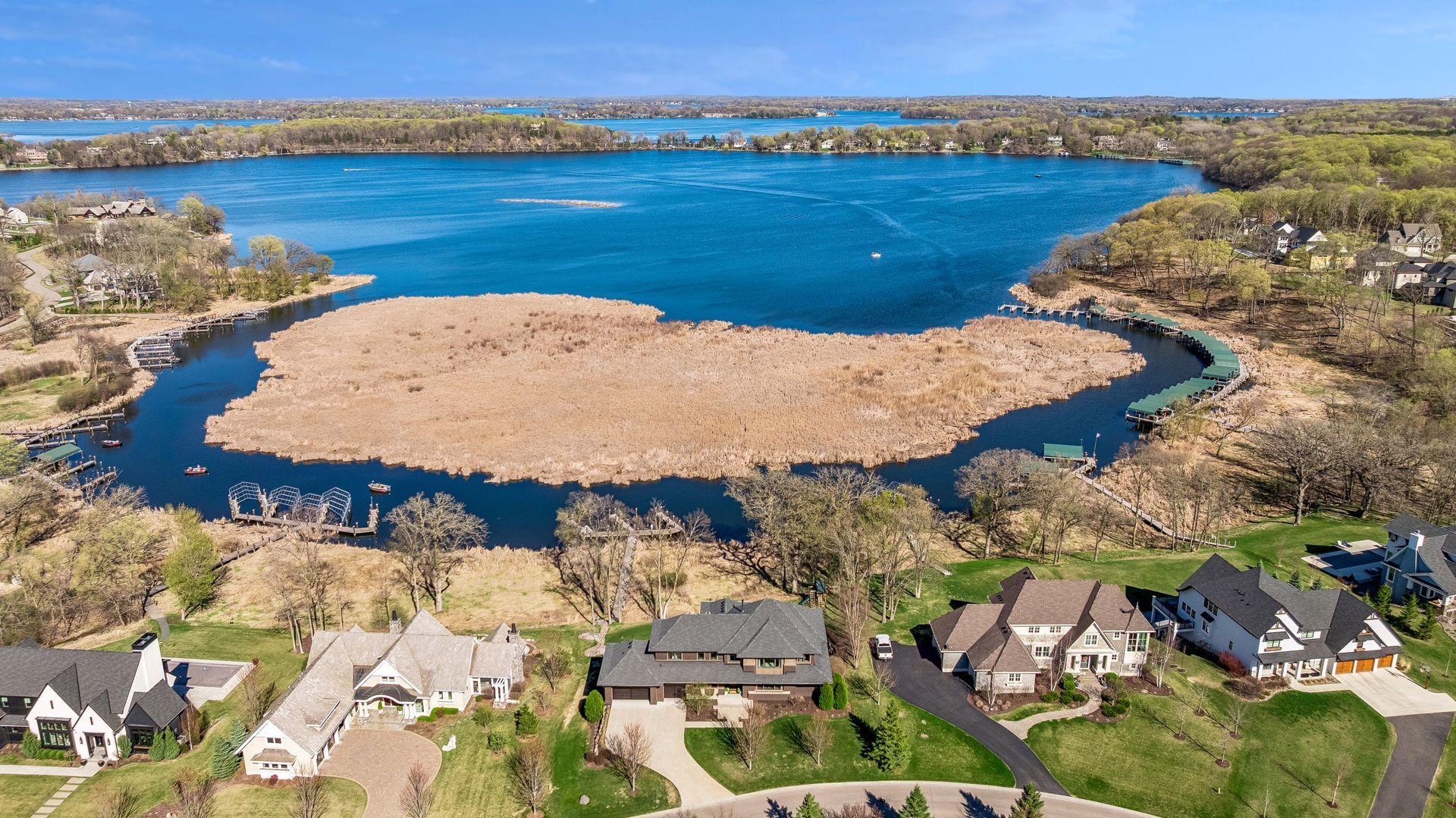 3776 Woodland Cove Parkway - Spacecrafting - 0004.jpg