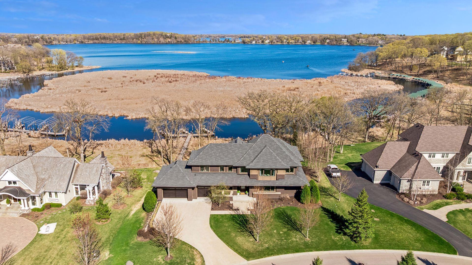 3776 Woodland Cove Parkway - Spacecrafting - 0003.jpg