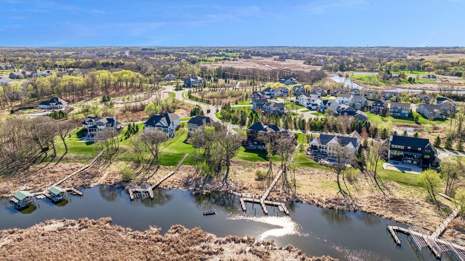 3776 Woodland Cove Parkway - Spacecrafting - 0008.jpg