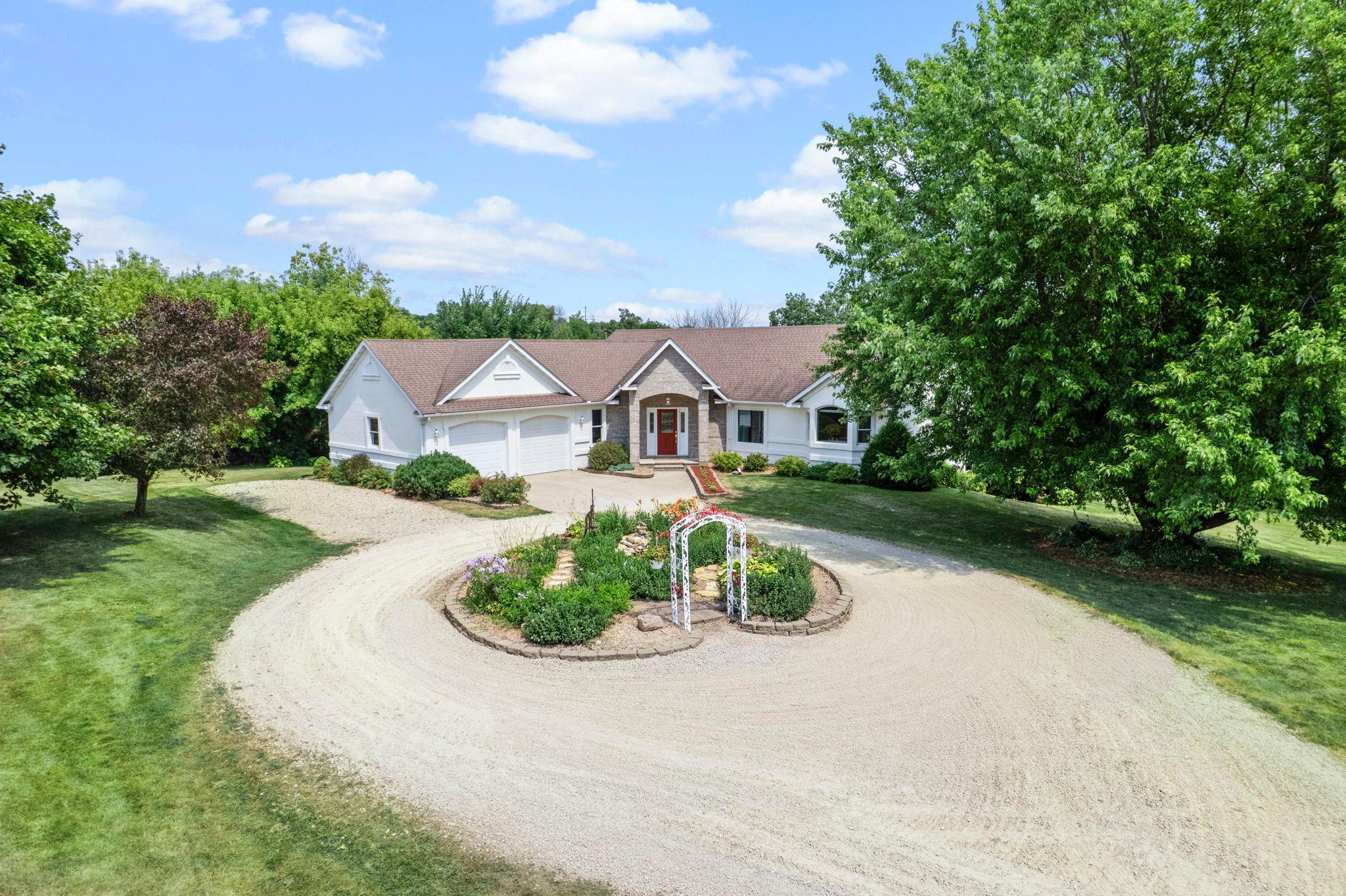 8-web-or-mls-N6690 870th St-241 (2).jpg