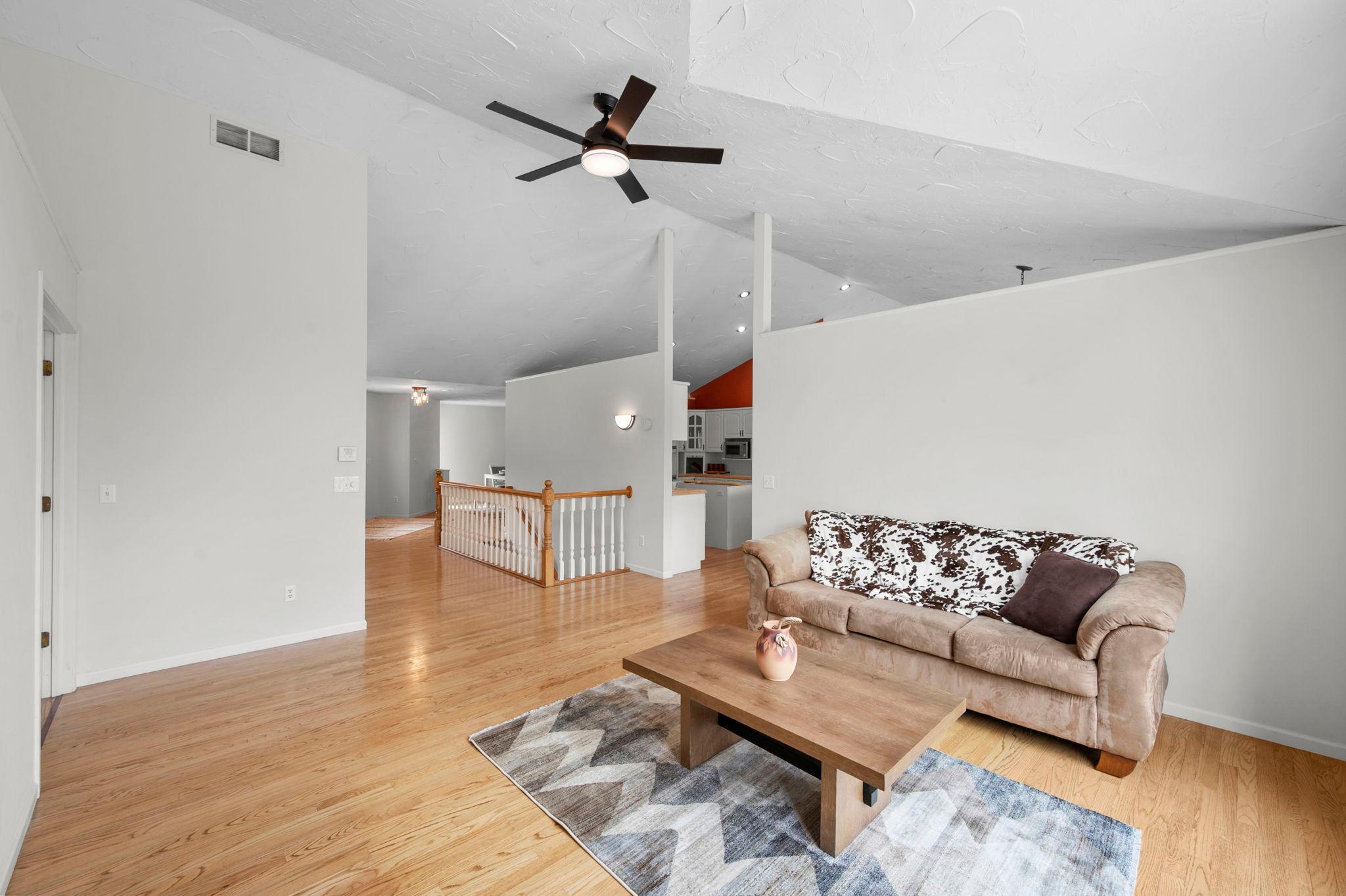 36-web-or-mls-N6690 870th St-94.jpg