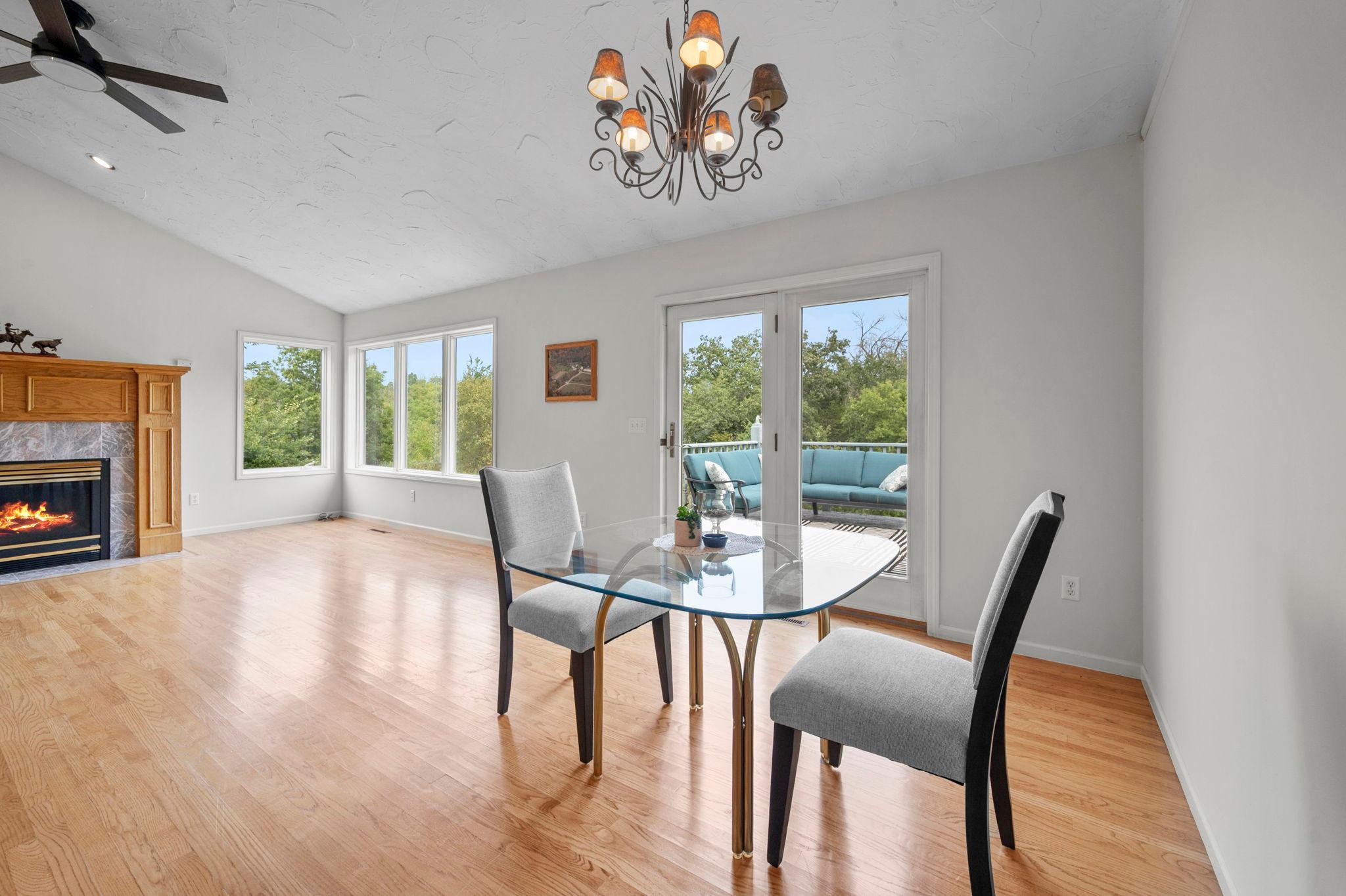 51-web-or-mls-N6690 870th St-259 (2).jpg