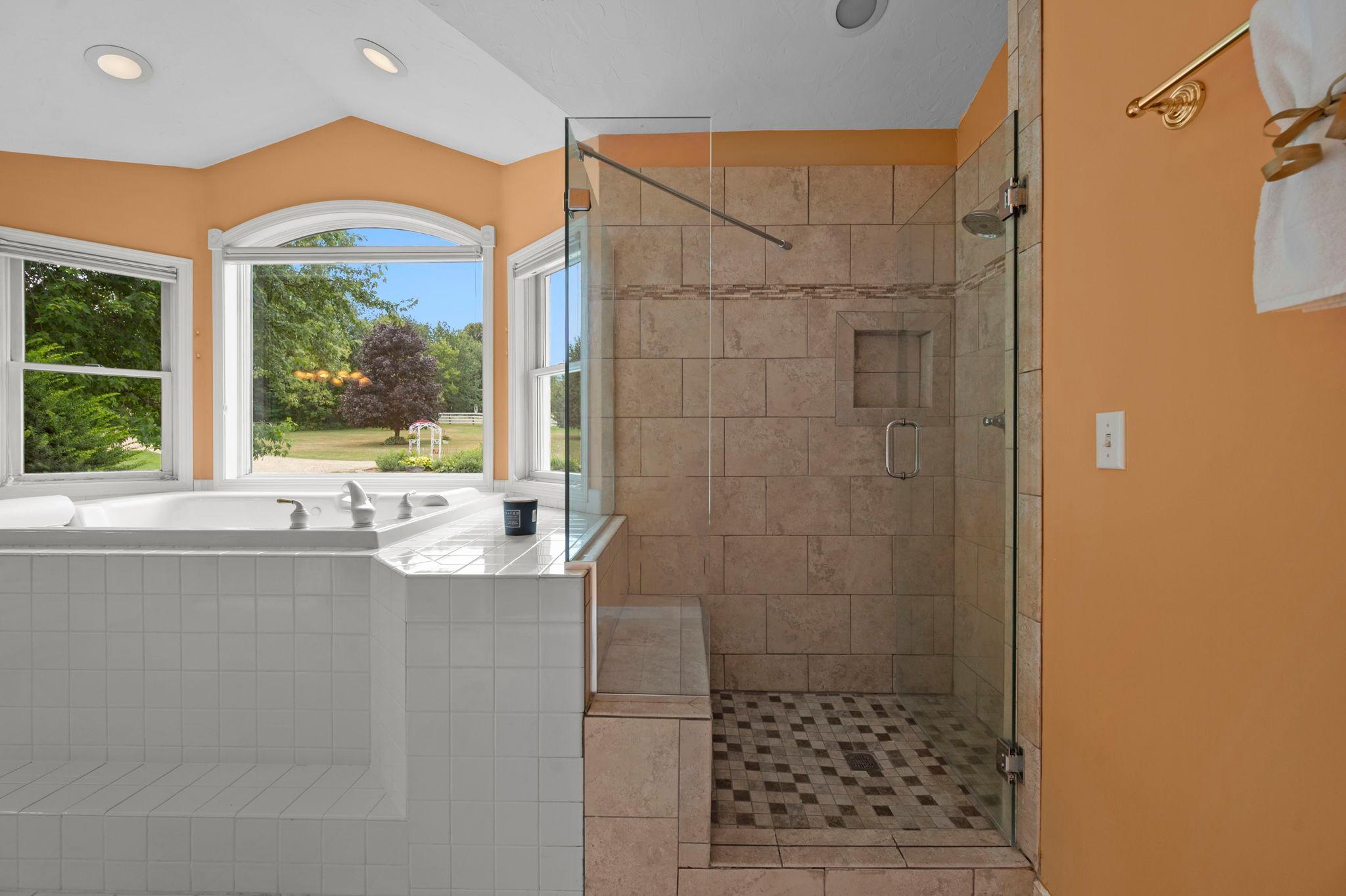 91-web-or-mls-N6690 870th St-184 (2).jpg