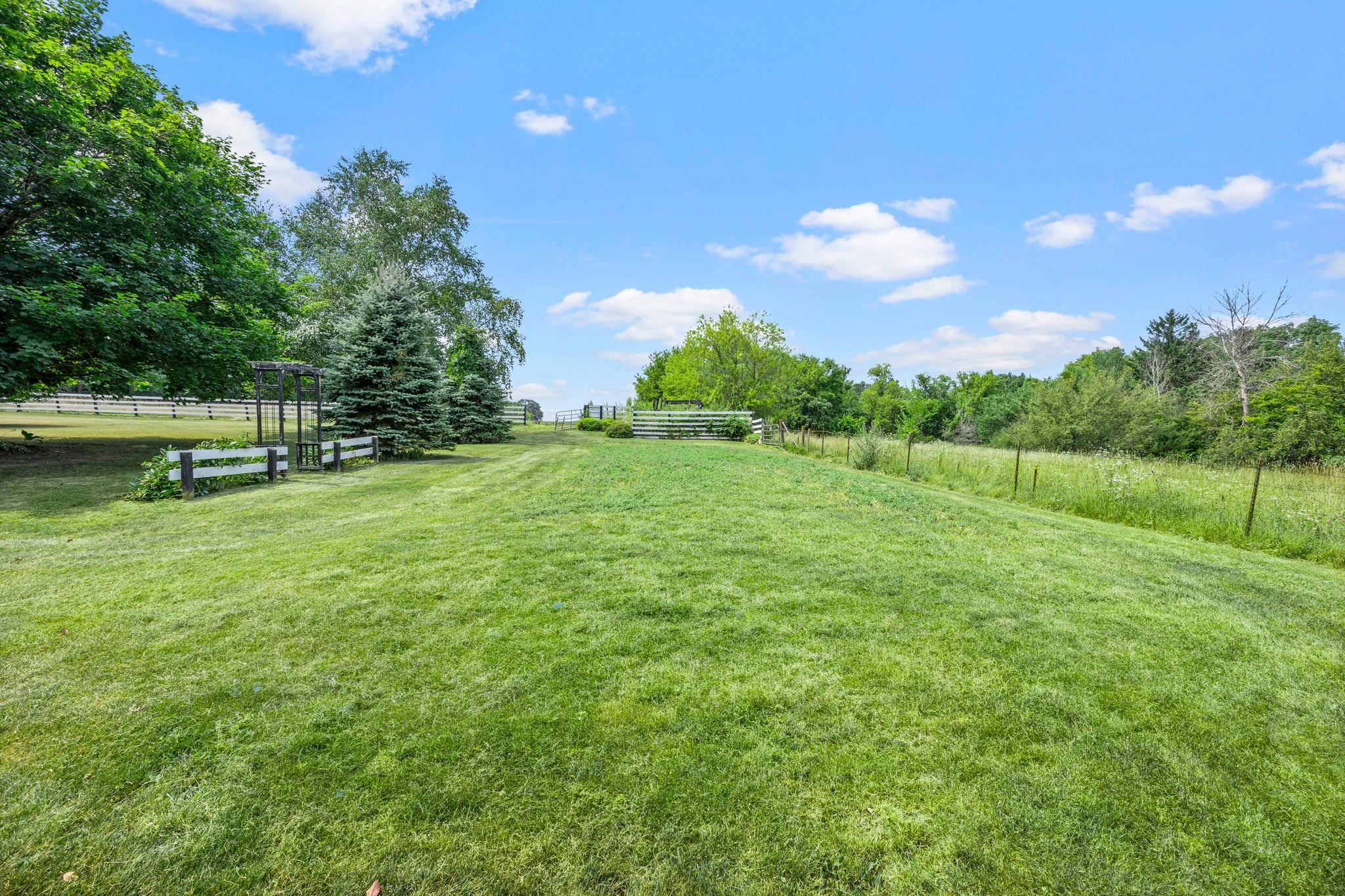 142-web-or-mls-N6690 870th St-174 (2).jpg