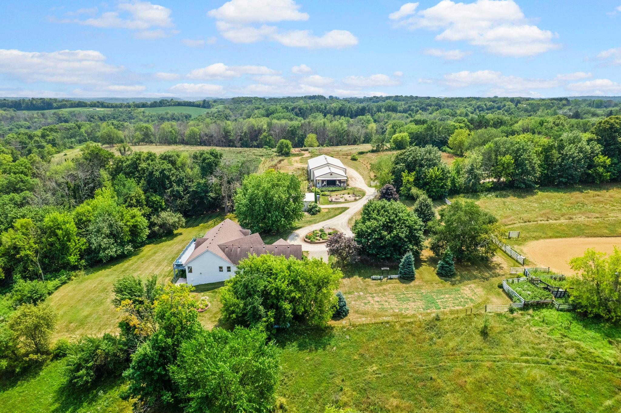 178-web-or-mls-N6690 870th St-307.jpg