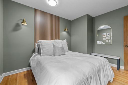 34-web-or-mls-2716 Ewing Ave N-42.jpg