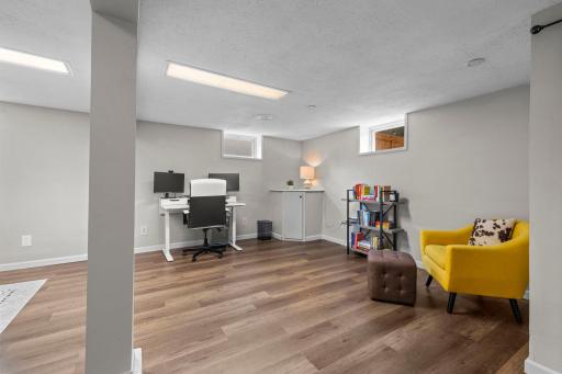 54-web-or-mls-2716 Ewing Ave N-102.jpg