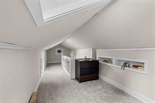 69-web-or-mls-2716 Ewing Ave N-147.jpg