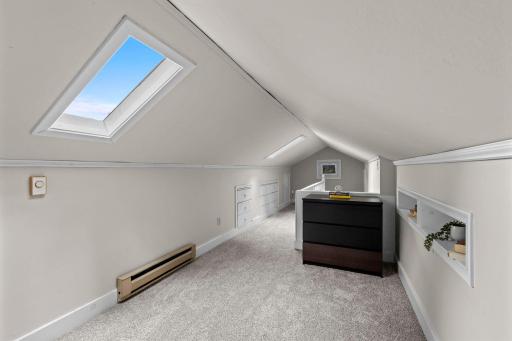 68-web-or-mls-2716 Ewing Ave N-144.jpg