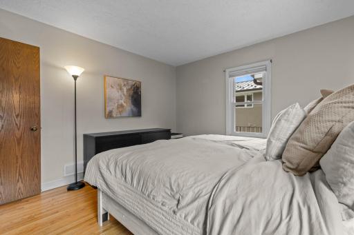 29-web-or-mls-2716 Ewing Ave N-27.jpg