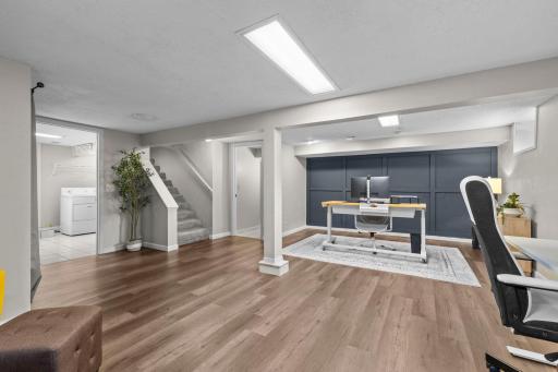 57-web-or-mls-2716 Ewing Ave N-111.jpg