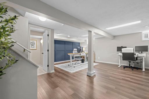 58-web-or-mls-2716 Ewing Ave N-114 (2).jpg
