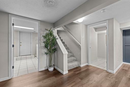 49-web-or-mls-2716 Ewing Ave N-87.jpg