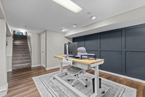 52-web-or-mls-2716 Ewing Ave N-96 (2).jpg
