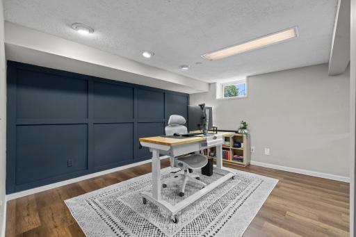 50-web-or-mls-2716 Ewing Ave N-90.jpg