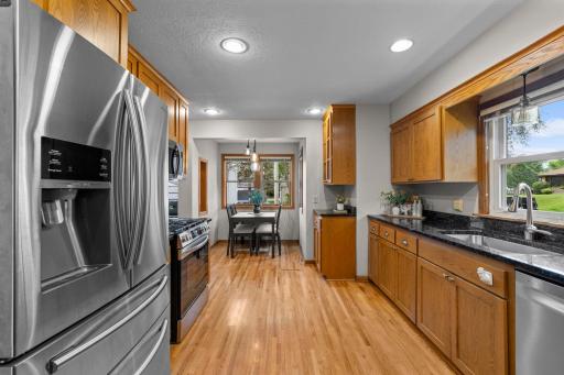 37-web-or-mls-2716 Ewing Ave N-51.jpg