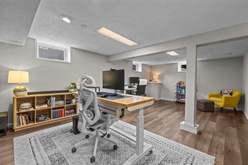 55-web-or-mls-2716 Ewing Ave N-105.jpg
