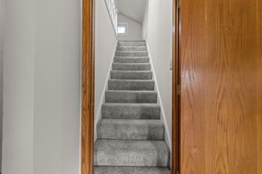 64-web-or-mls-2716 Ewing Ave N-132.jpg