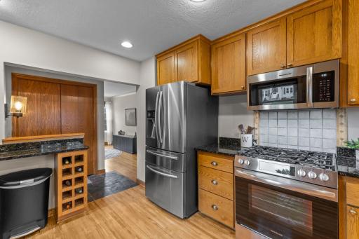 40-web-or-mls-2716 Ewing Ave N-60.jpg