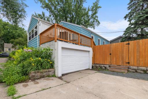 70-web-or-mls-2716 Ewing Ave N-150.jpg