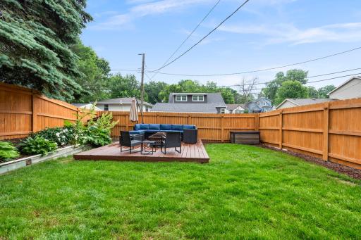 79-web-or-mls-2716 Ewing Ave N-76.jpg