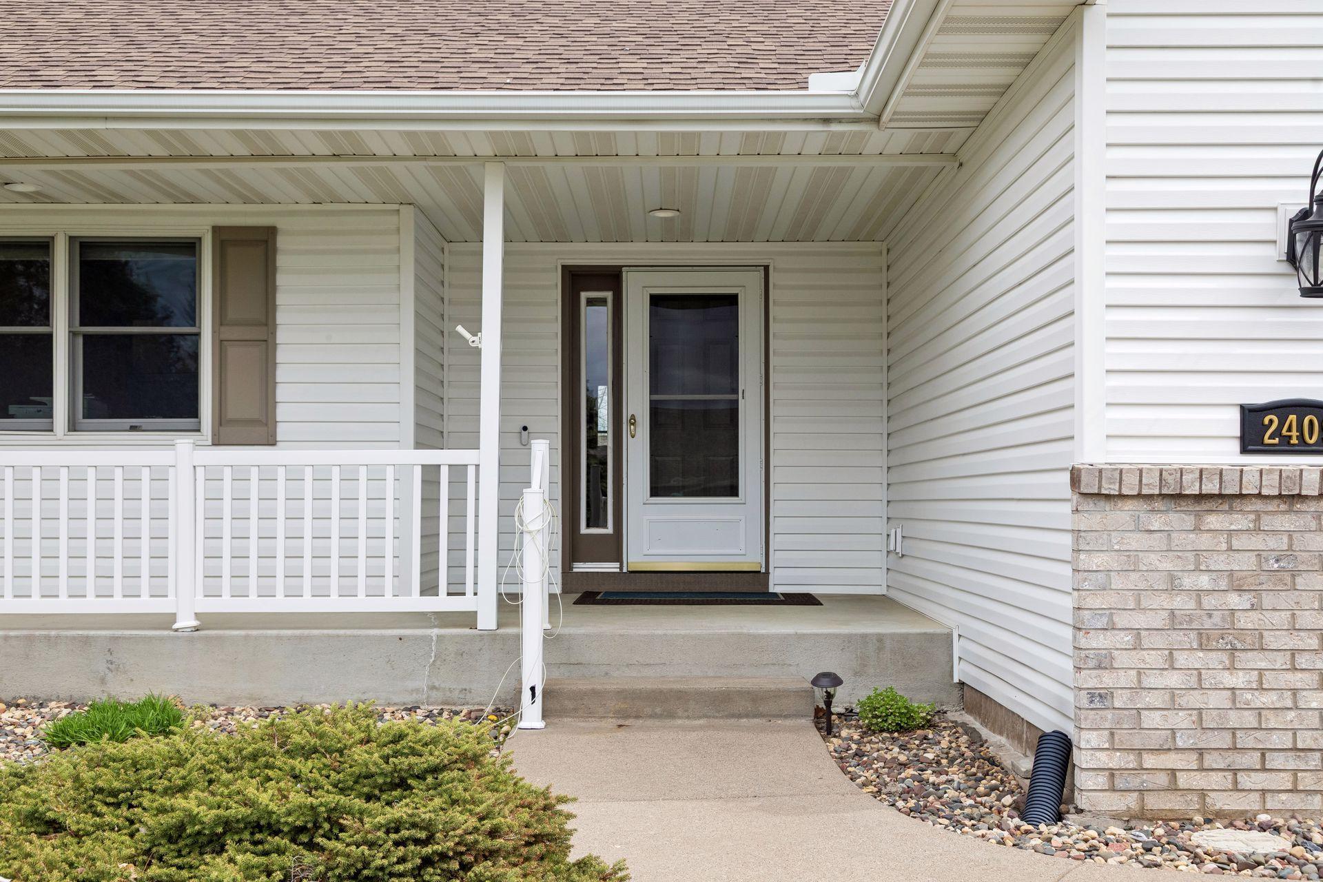 Entry with large front porch