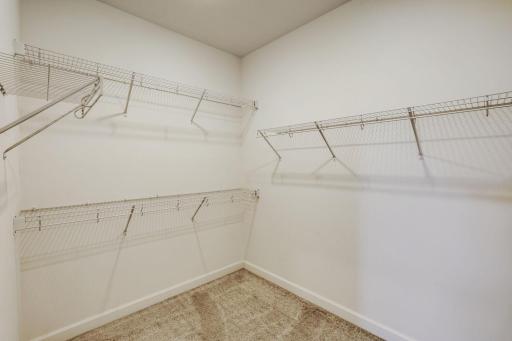20252 Marsh Ct - Web Quality - 024 - 23 Closet.jpg
