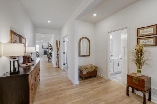20252 Marsh Ct - Web Quality - 005 - 04 Foyer.jpg