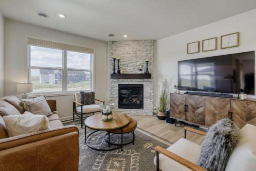 20252 Marsh Ct - Web Quality - 014 - 13 Family Room.jpg
