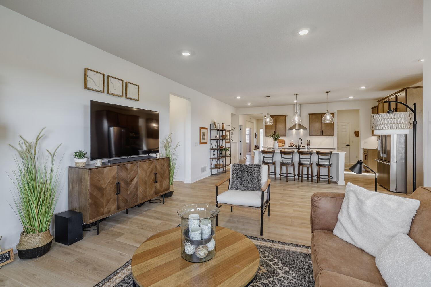 20252 Marsh Ct - Web Quality - 016 - 15 Family Room.jpg