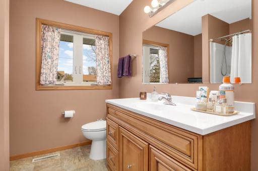 4042 Main Street NE, Minneapolis, MN 55421