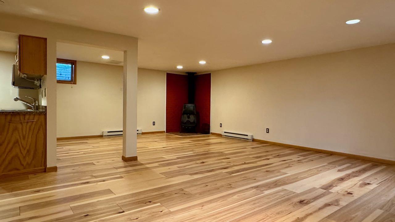 (31) Family Room.jpeg